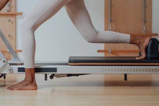 Scopri i molteplici benefici di Pilates per migliorare la postura, aumentare la flessibilità e rafforzare il corpo in modo armonioso