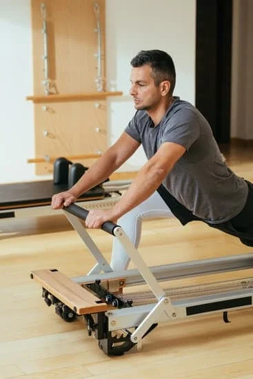 Scopri i passi per diventare un insegnante di Pilates professionale e realizza la tua passione per il fitness