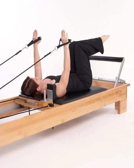 Allenati con la lezione completa di Pilates con Giorgia per ottenere risultati visibili